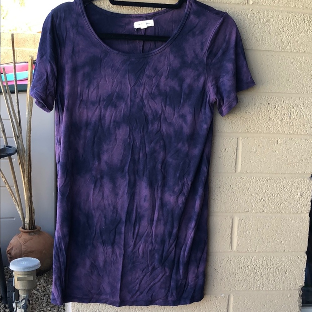 Slit open back purple tie dye shirt!